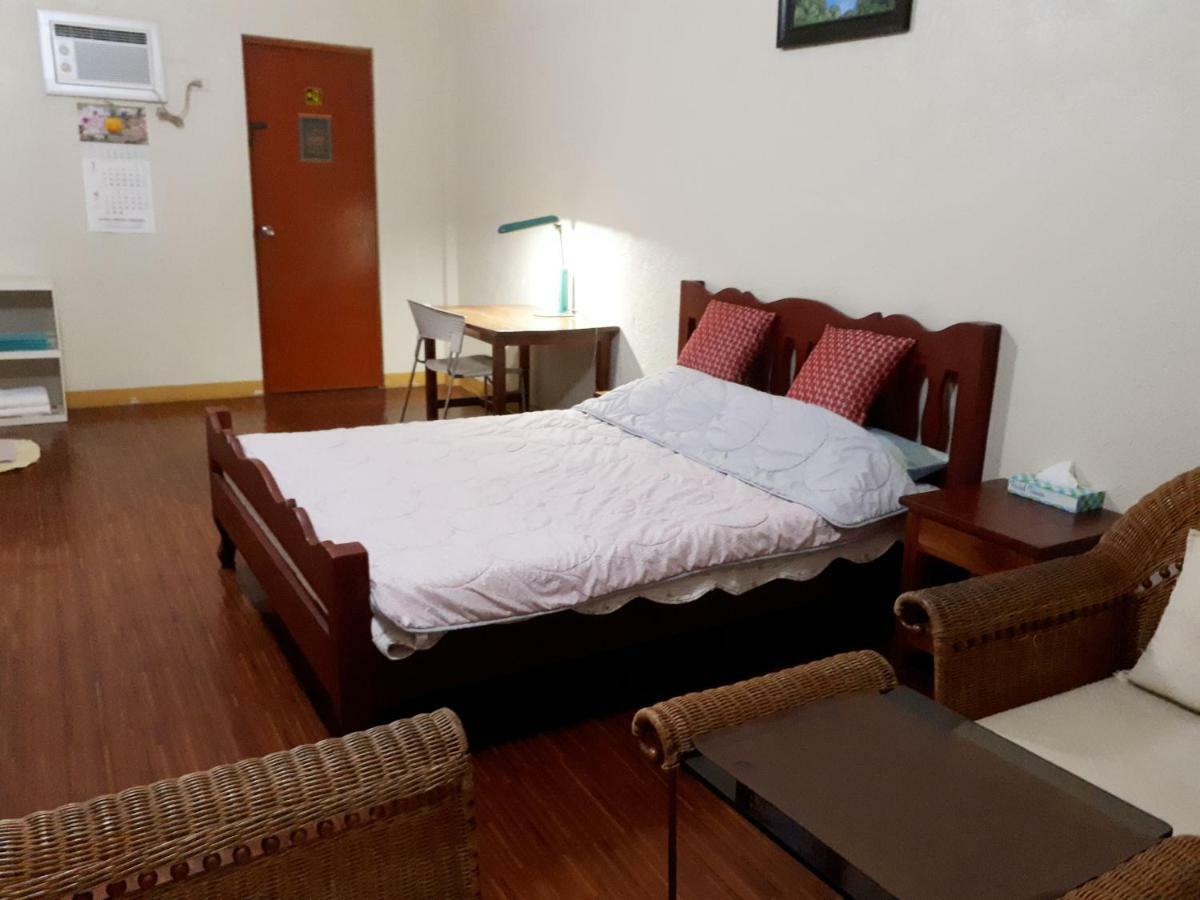 Minine Guesthouse Silang Eksteriør bilde
