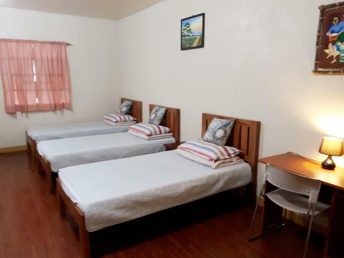 Minine Guesthouse Silang Eksteriør bilde