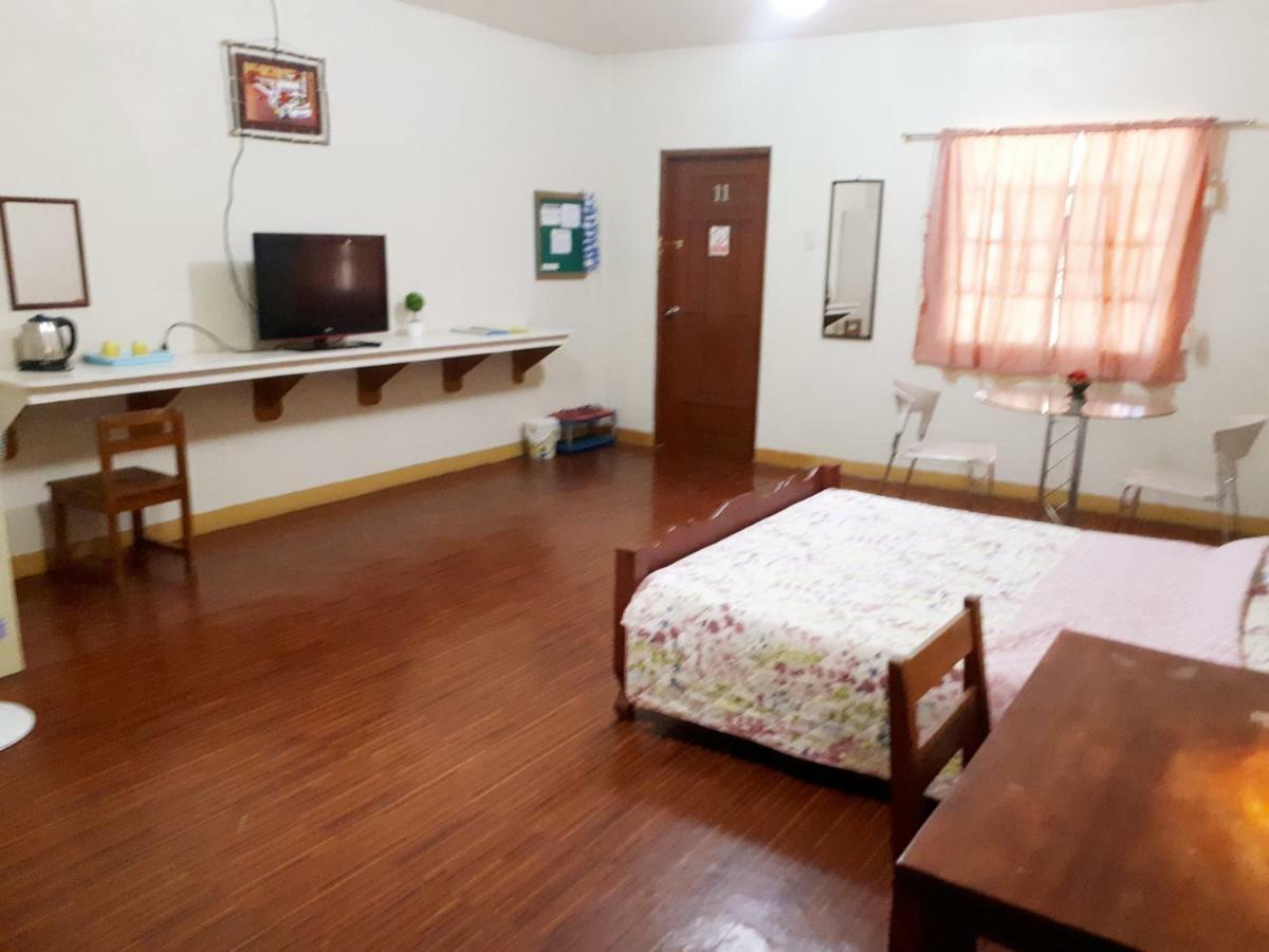 Minine Guesthouse Silang Eksteriør bilde