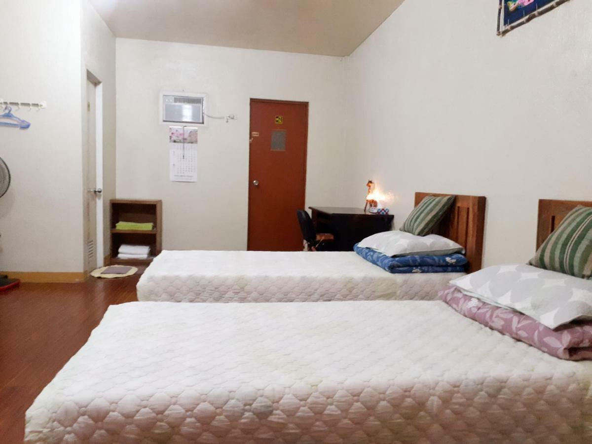 Minine Guesthouse Silang Eksteriør bilde