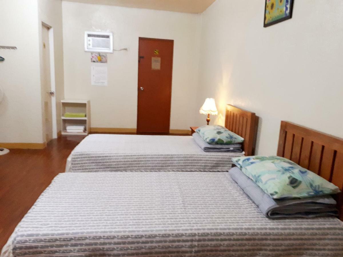 Minine Guesthouse Silang Eksteriør bilde